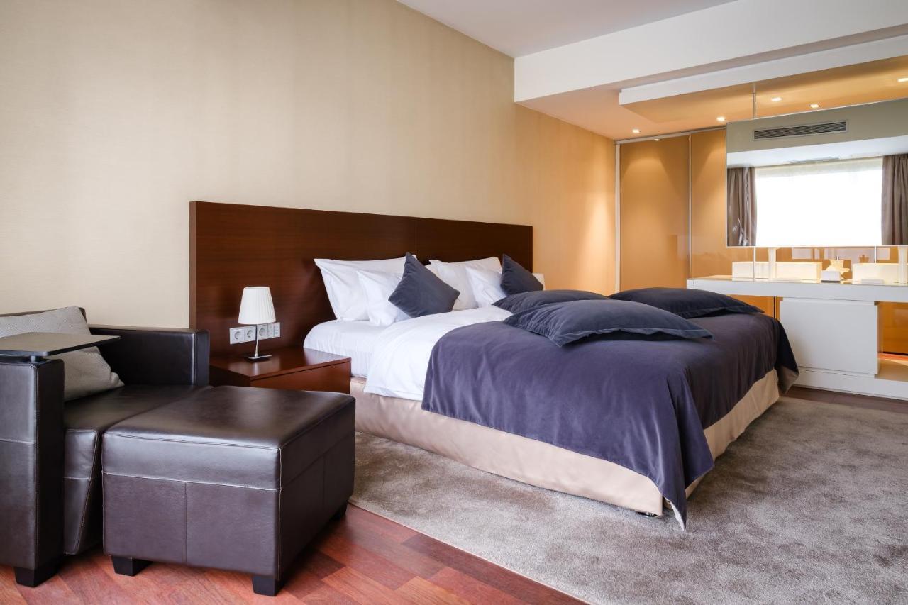Park Hotel อัลมาตี ภายนอก รูปภาพ