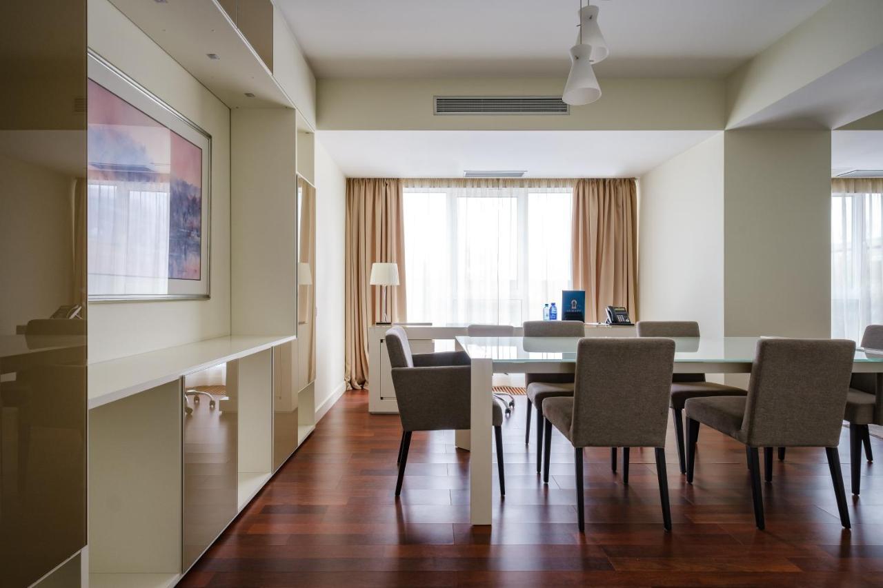 Park Hotel อัลมาตี ภายนอก รูปภาพ