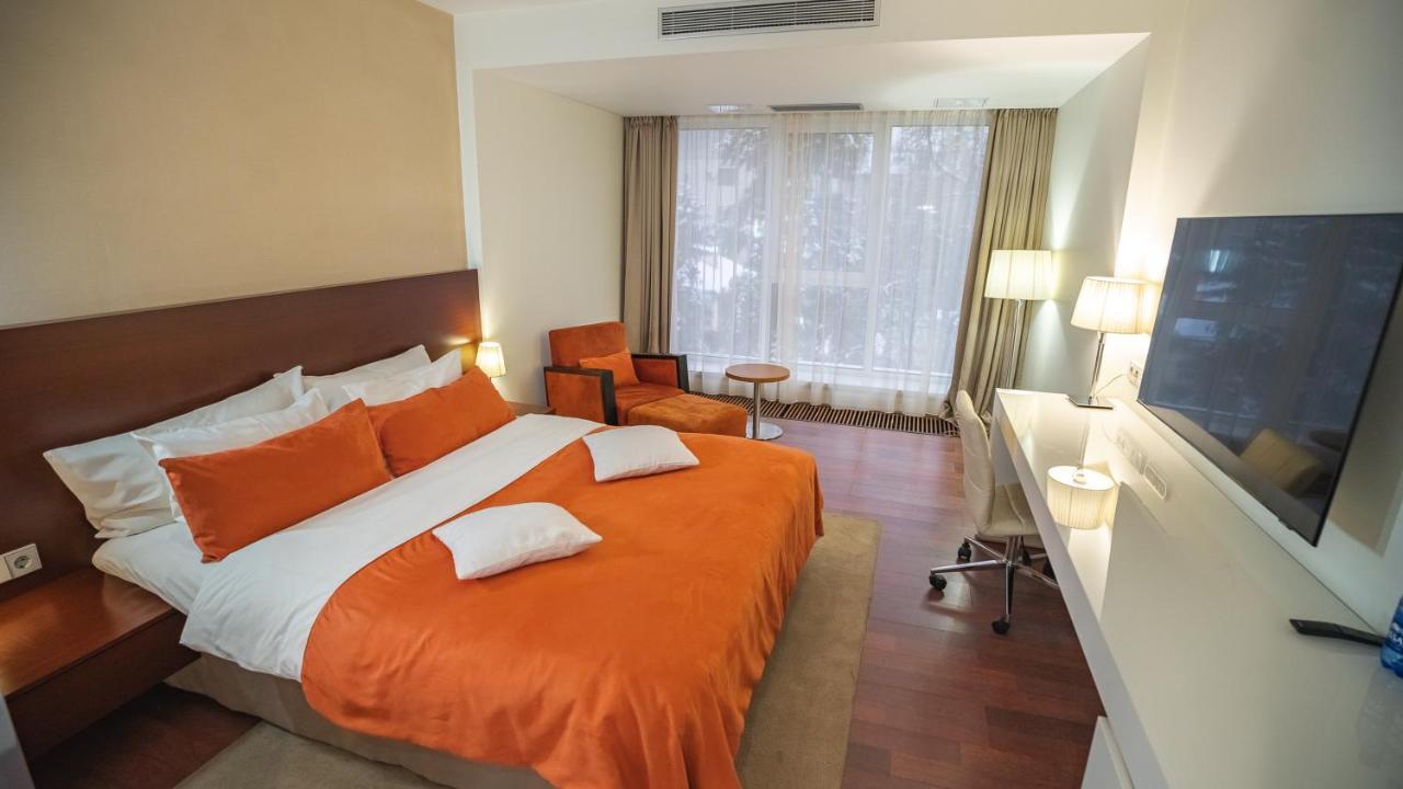 Park Hotel อัลมาตี ภายนอก รูปภาพ