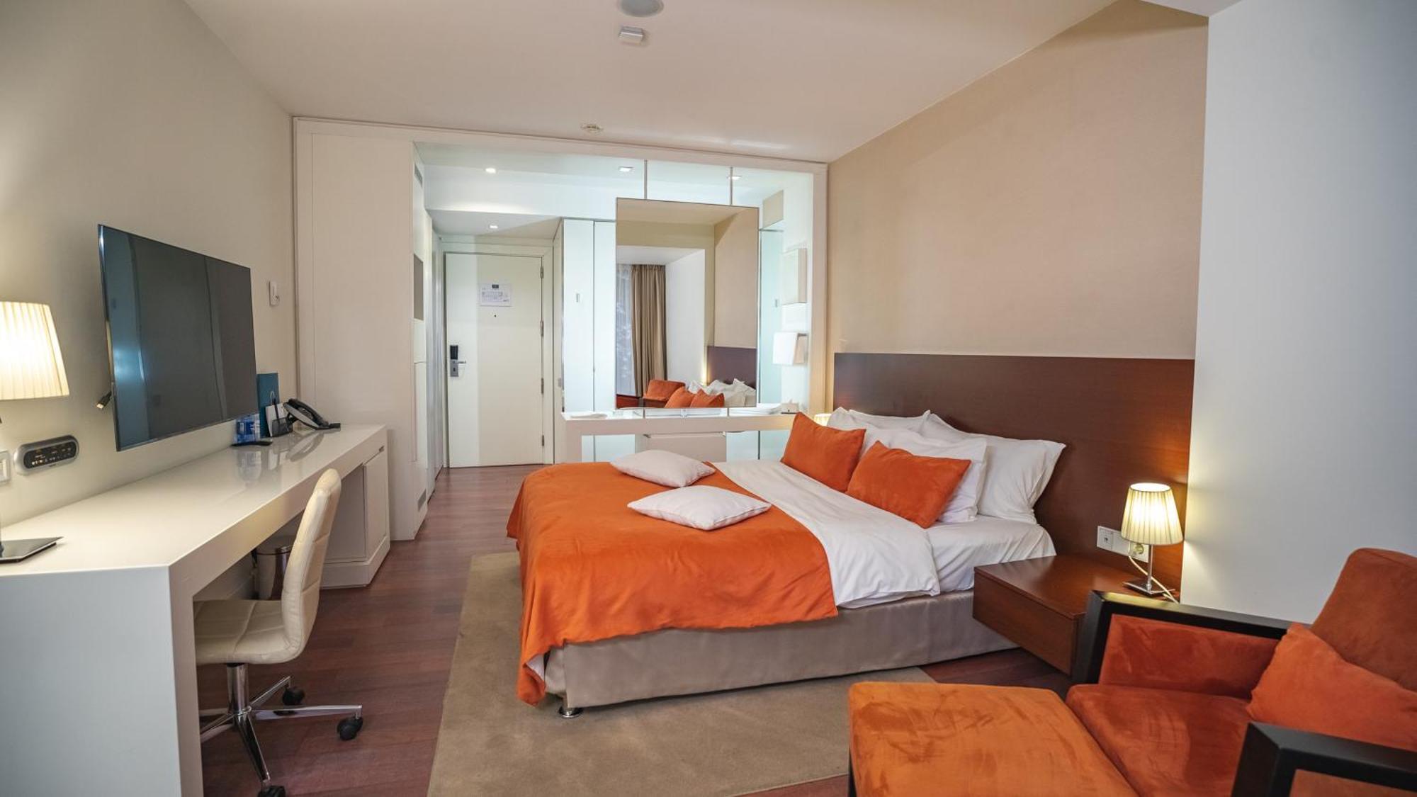 Park Hotel อัลมาตี ภายนอก รูปภาพ