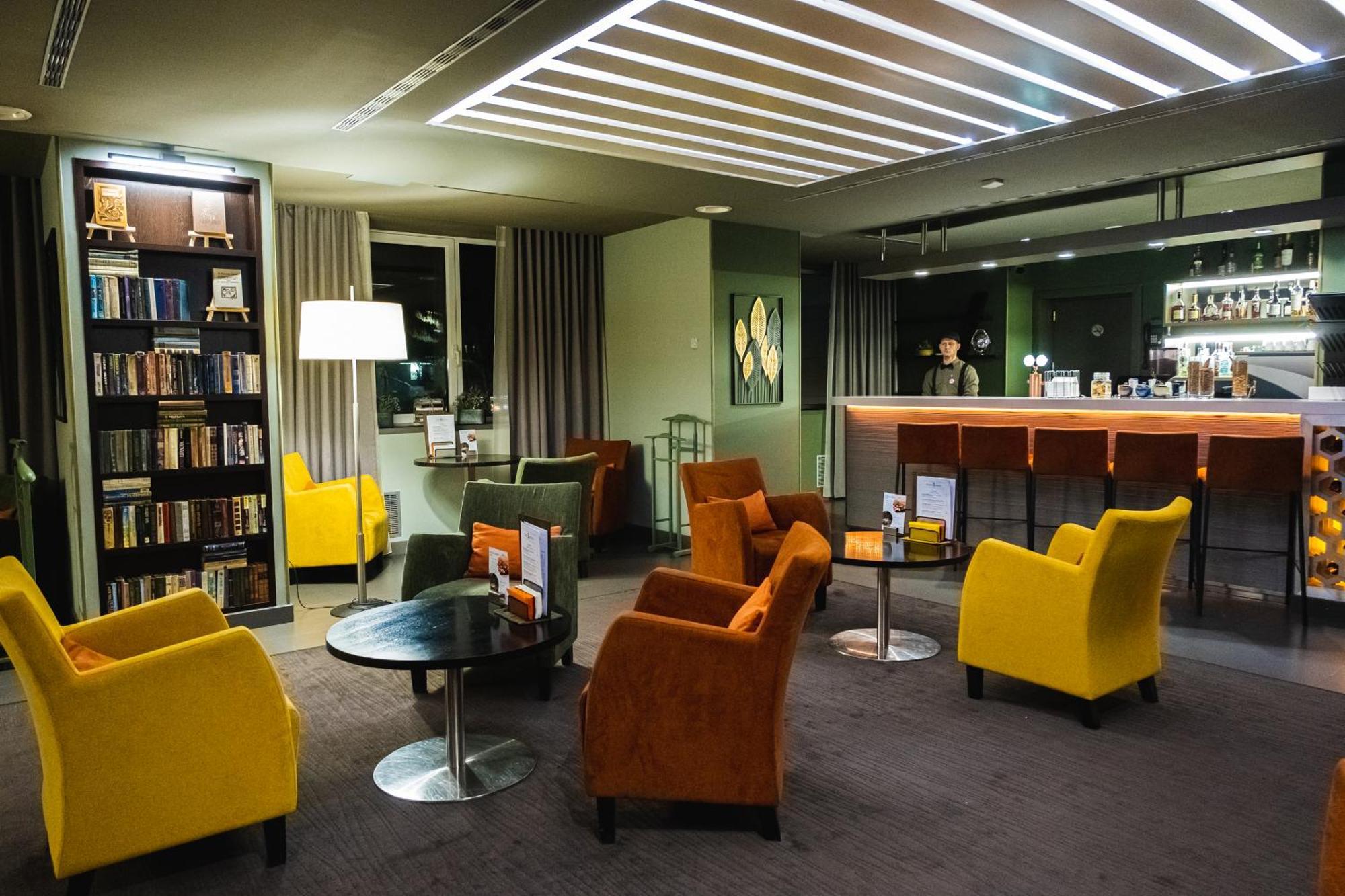 Park Hotel อัลมาตี ภายนอก รูปภาพ