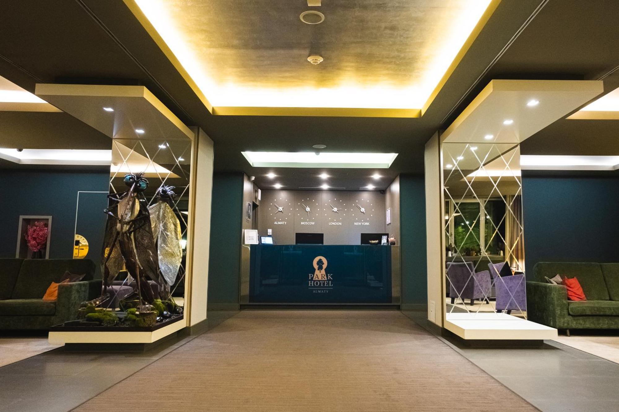 Park Hotel อัลมาตี ภายนอก รูปภาพ