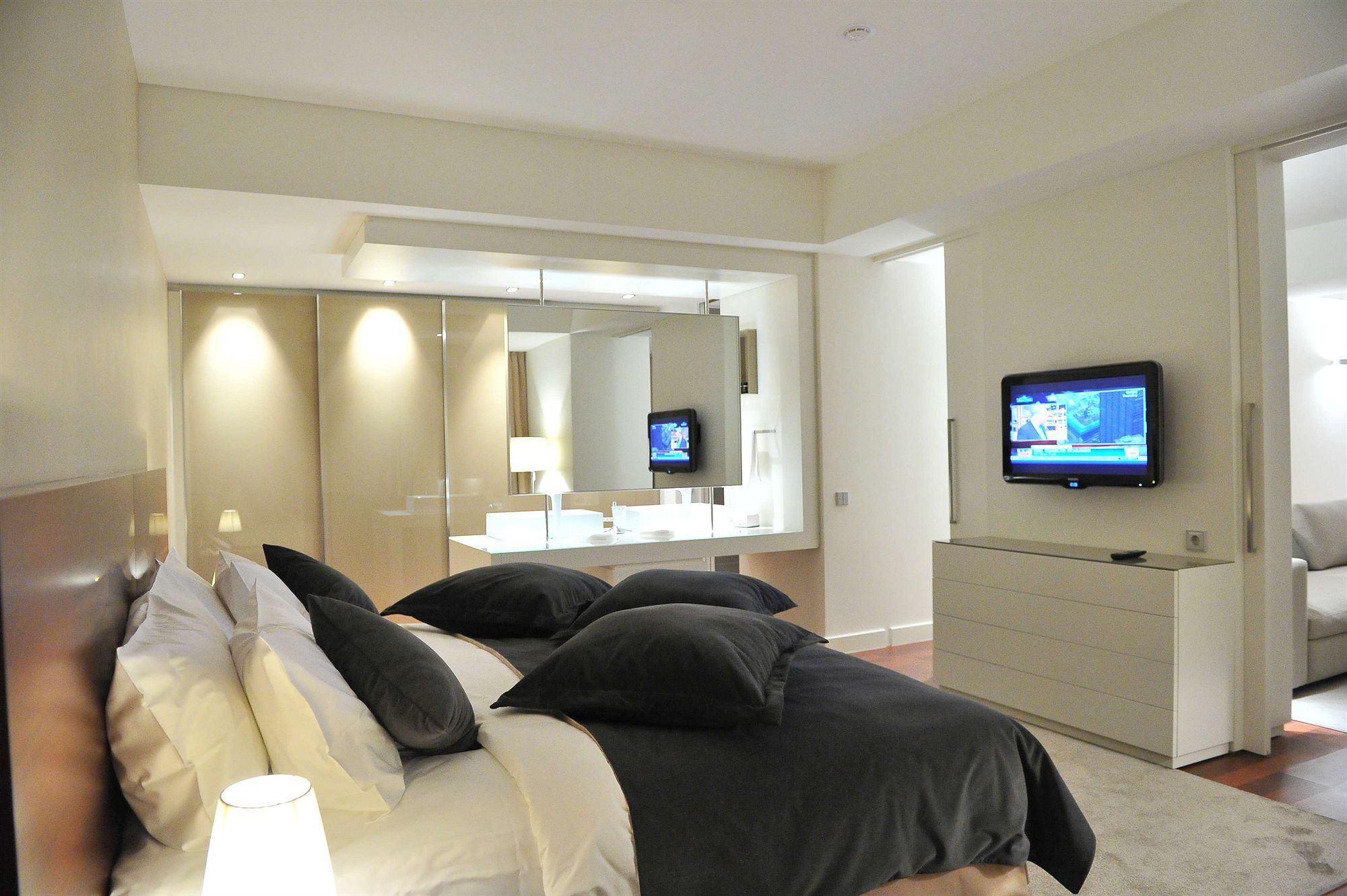 Park Hotel อัลมาตี ภายนอก รูปภาพ